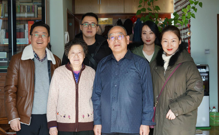 新年里，002cc白菜资讯眼科院长亲自探访术后患者