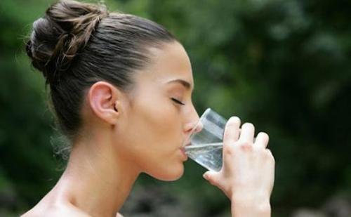 晚上睡觉总口干是咋回事？